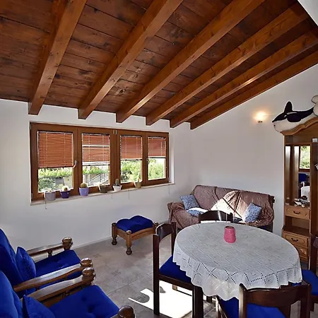 Gortan Cove - Mare - Perfect Location Apartment